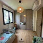 aménagement et décoration d'une chambre d'enfant avec placard de rangement
